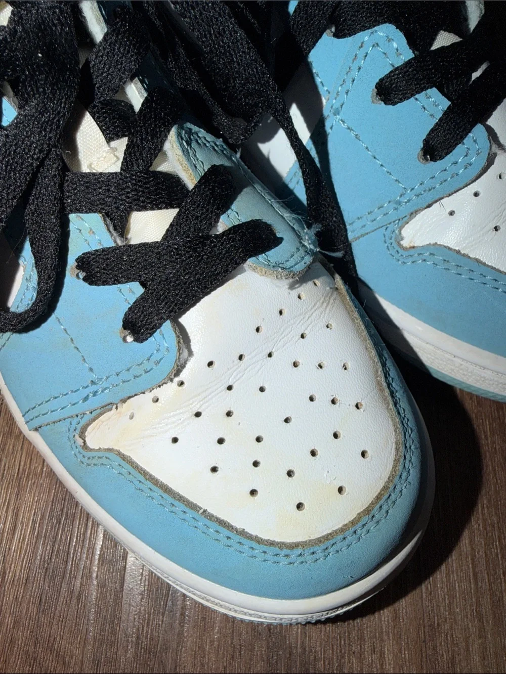 Nike Jordan 1s Kids University Blues size 3Y - Picture 2 of 8